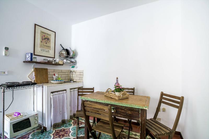 Hotel Vico De Amicis 30 Monopoli Zewnętrze zdjęcie