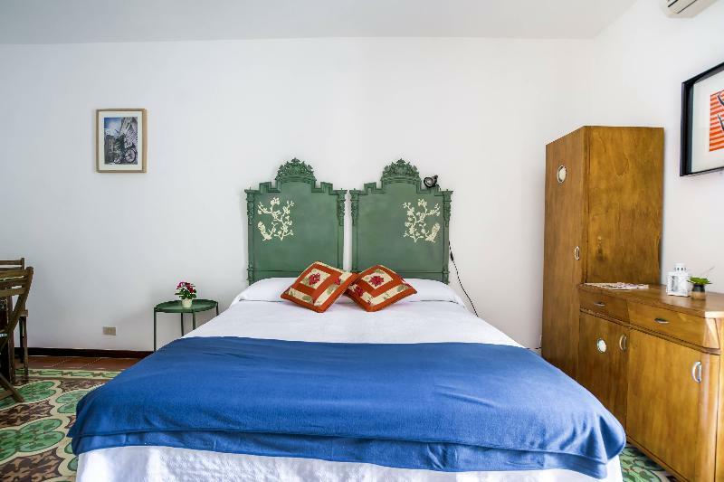 Hotel Vico De Amicis 30 Monopoli Zewnętrze zdjęcie
